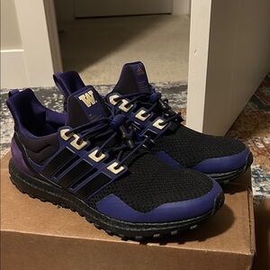 ULTRABOOST 1.0 'NCAA PACK - WASHINGTON'